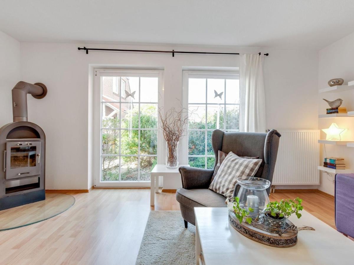 Enticing Holiday Home In Oldenburg With Garden Near Sea Dannau Luaran gambar