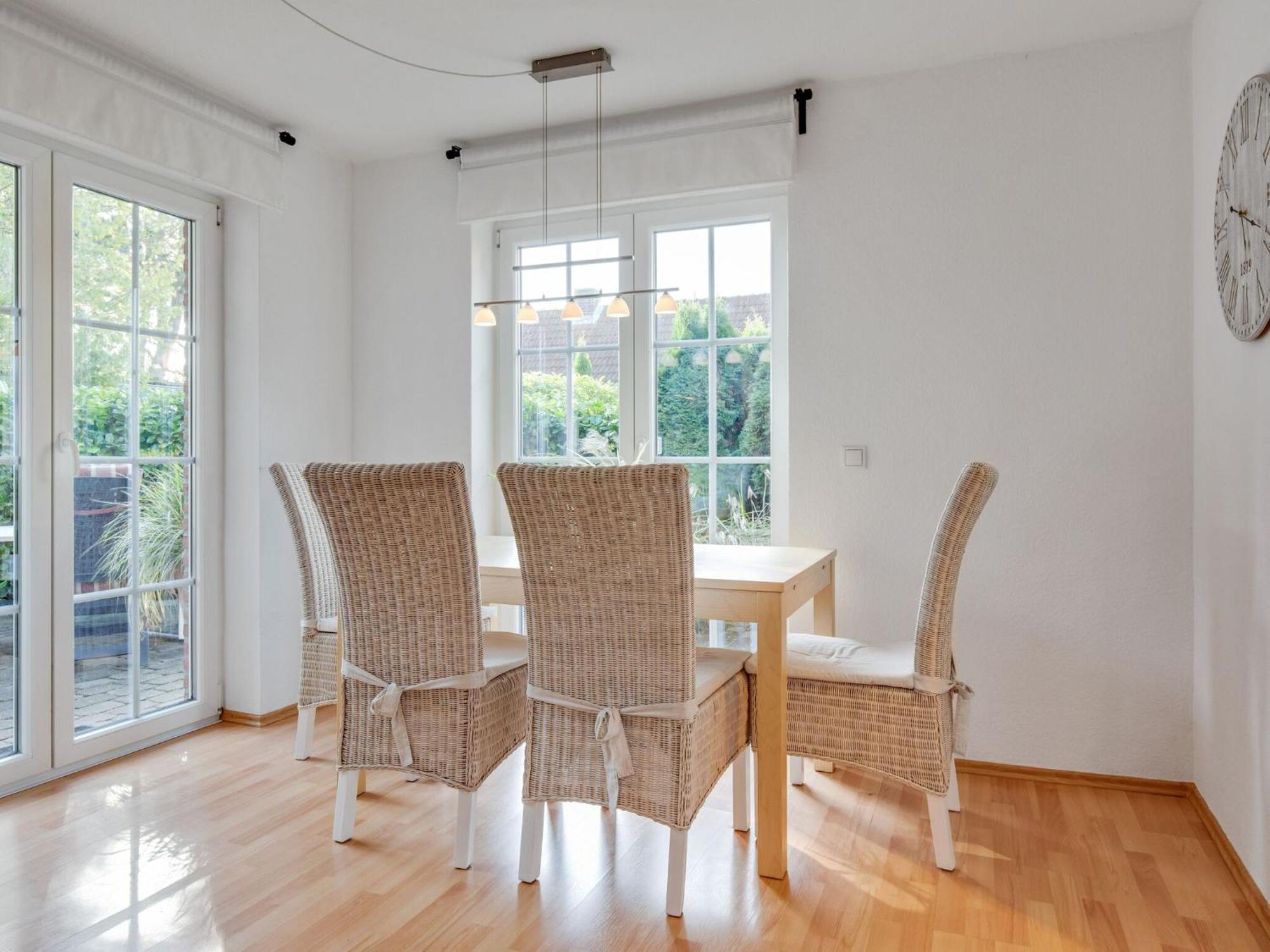 Enticing Holiday Home In Oldenburg With Garden Near Sea Dannau Luaran gambar