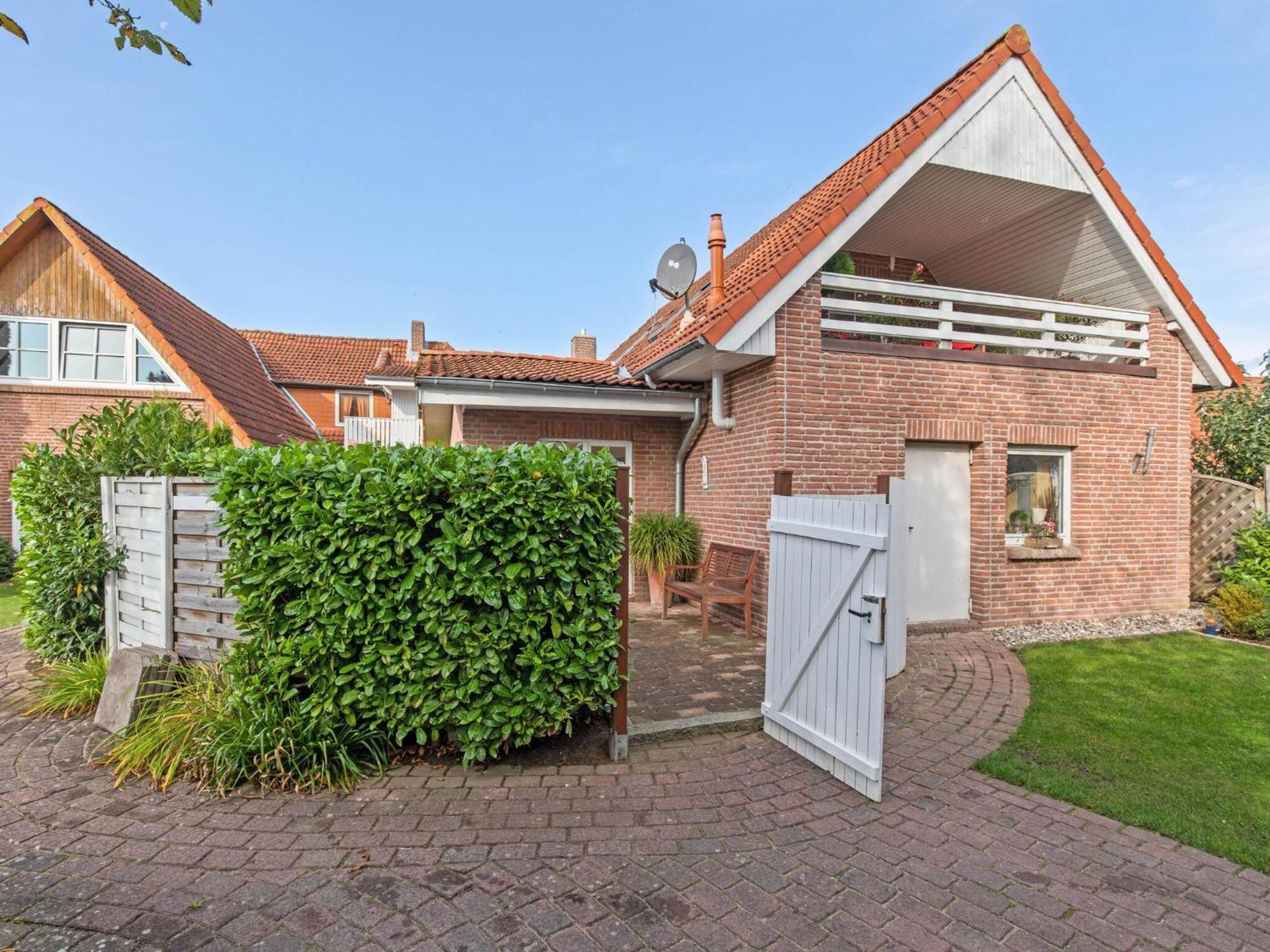 Enticing Holiday Home In Oldenburg With Garden Near Sea Dannau Luaran gambar