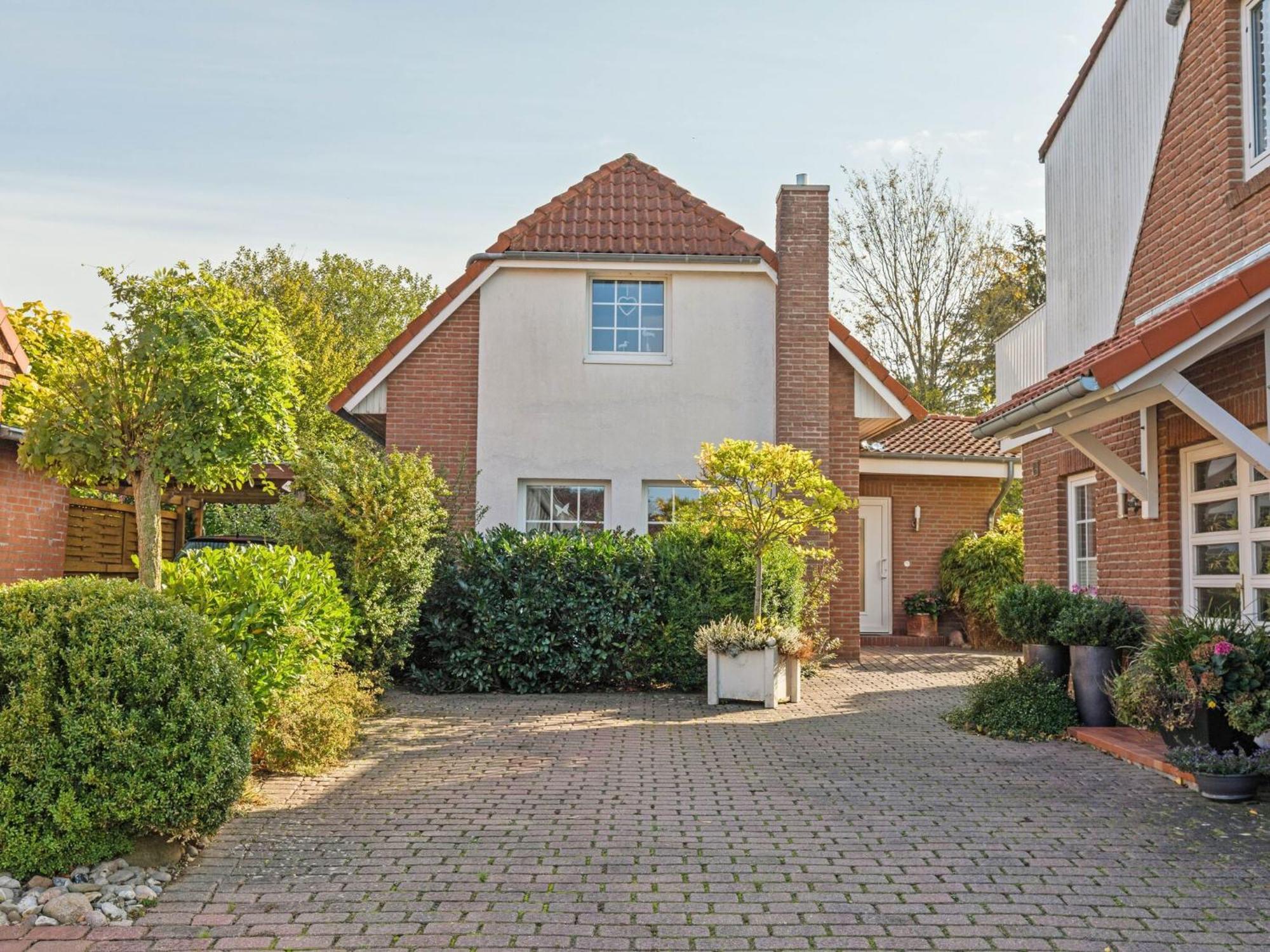 Enticing Holiday Home In Oldenburg With Garden Near Sea Dannau Luaran gambar