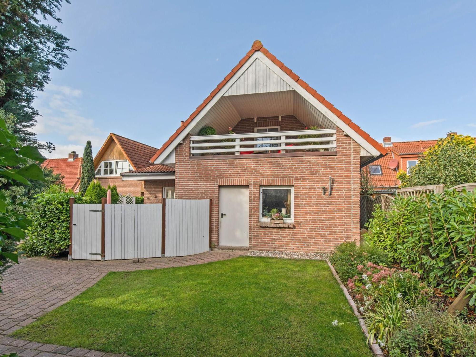Enticing Holiday Home In Oldenburg With Garden Near Sea Dannau Luaran gambar