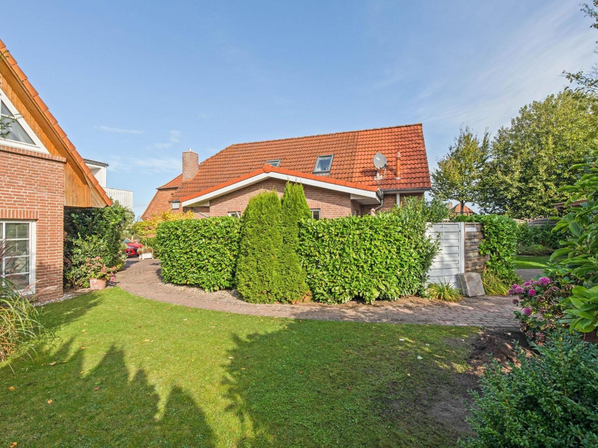Enticing Holiday Home In Oldenburg With Garden Near Sea Dannau Luaran gambar