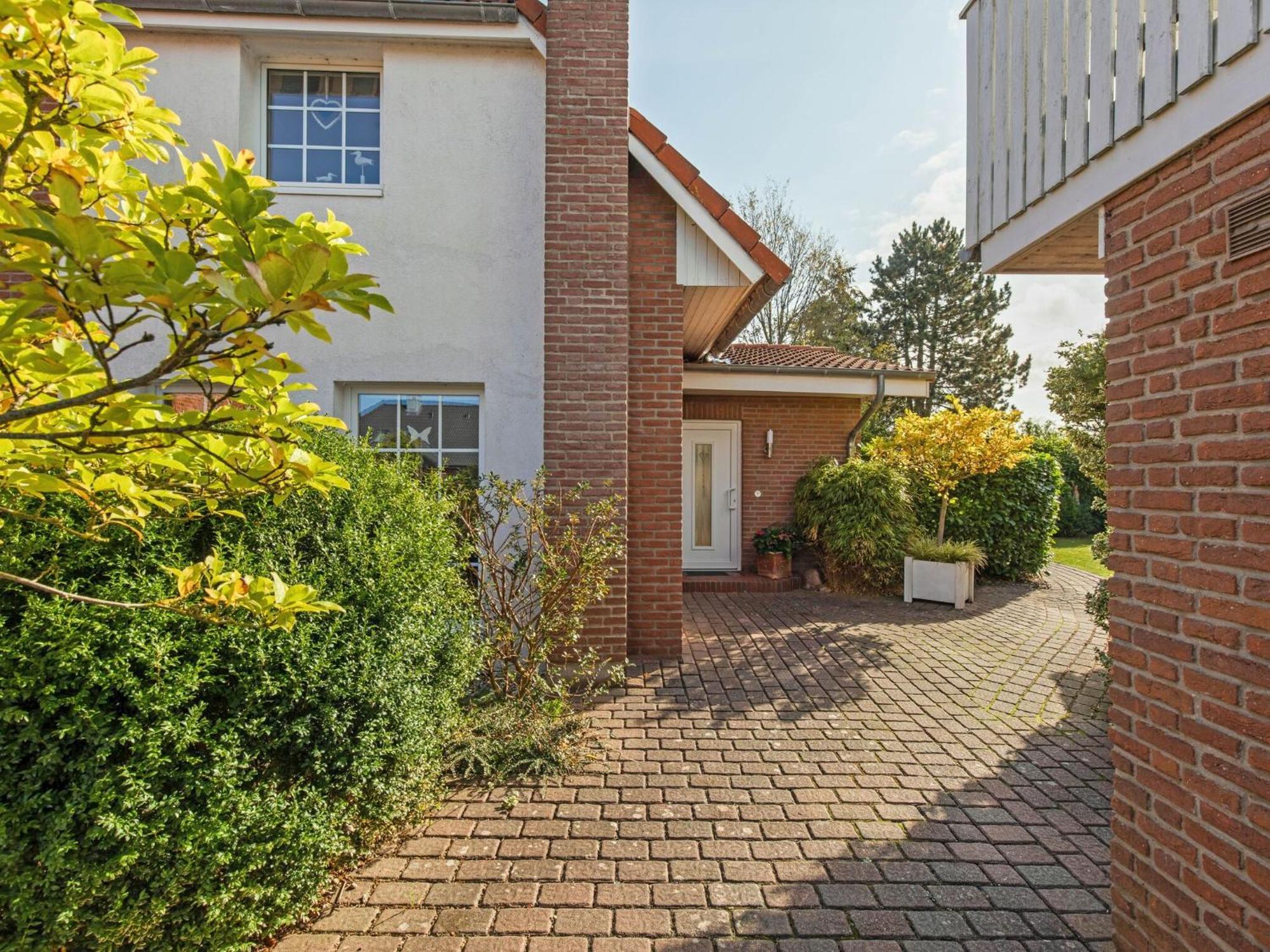 Enticing Holiday Home In Oldenburg With Garden Near Sea Dannau Luaran gambar