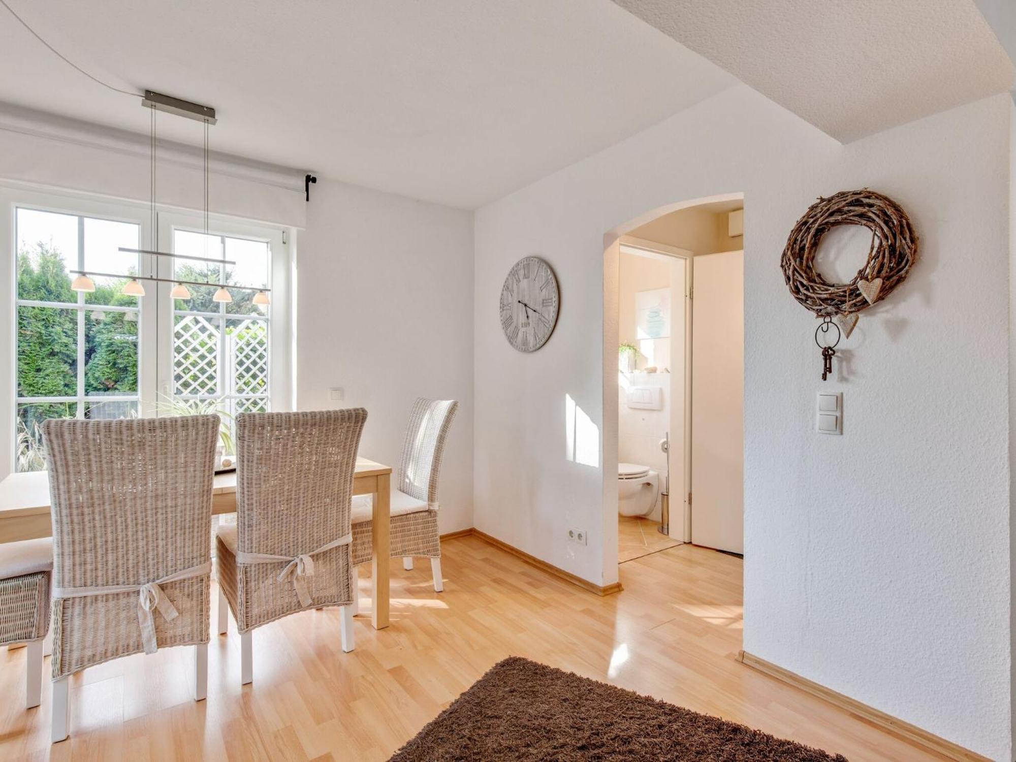Enticing Holiday Home In Oldenburg With Garden Near Sea Dannau Luaran gambar