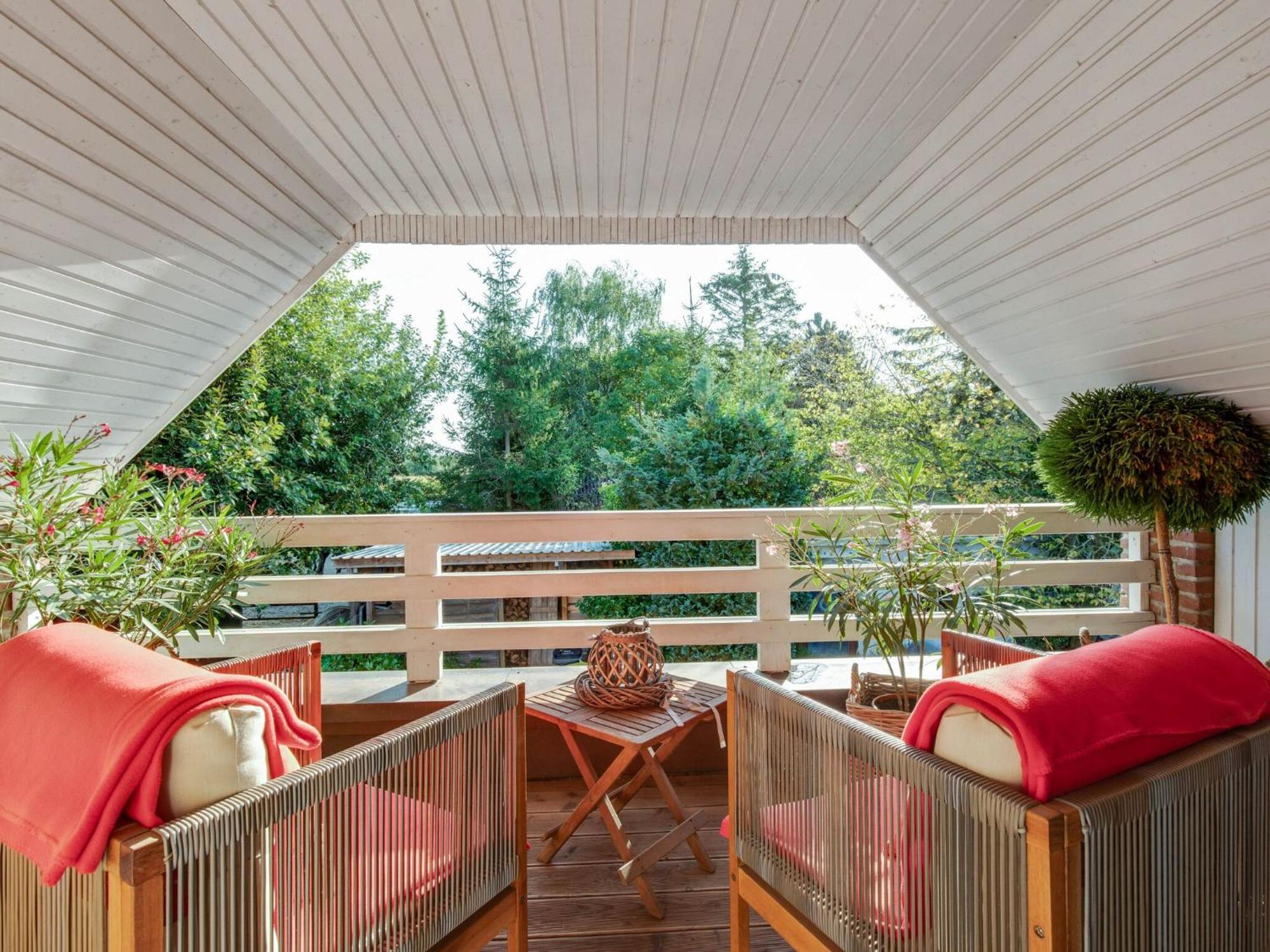Enticing Holiday Home In Oldenburg With Garden Near Sea Dannau Luaran gambar