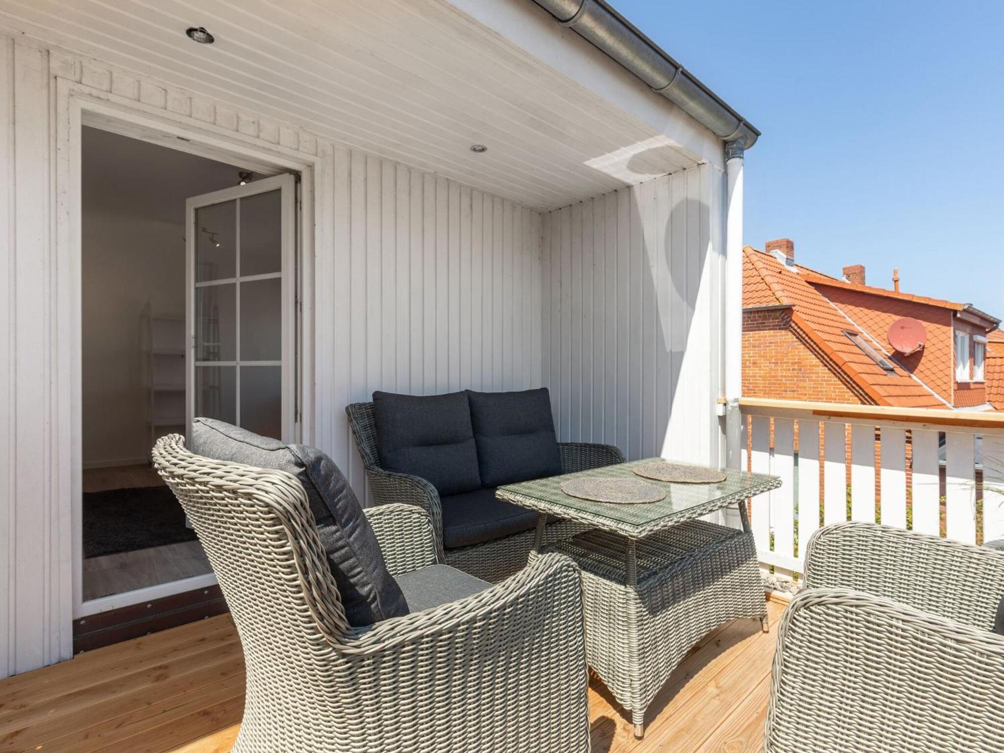 Enticing Holiday Home In Oldenburg With Garden Near Sea Dannau Luaran gambar